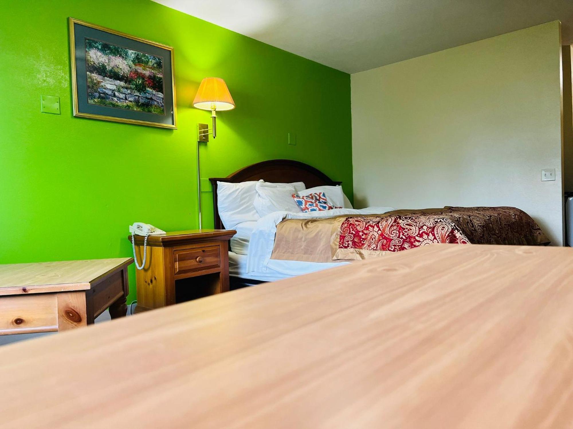 Villa Inn Motel Near Hwy 12 Wi Capital O Fort Atkinson Экстерьер фото