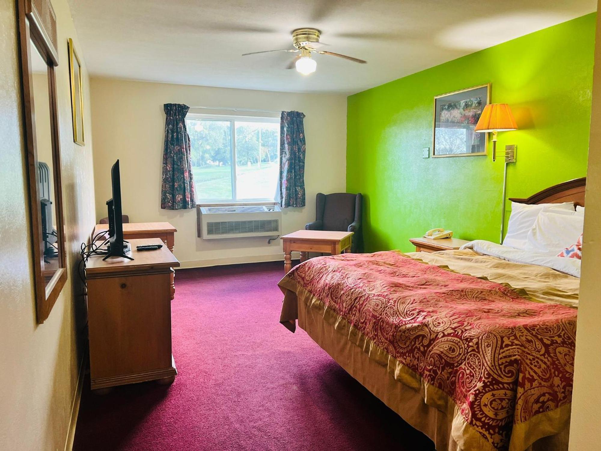 Villa Inn Motel Near Hwy 12 Wi Capital O Fort Atkinson Экстерьер фото