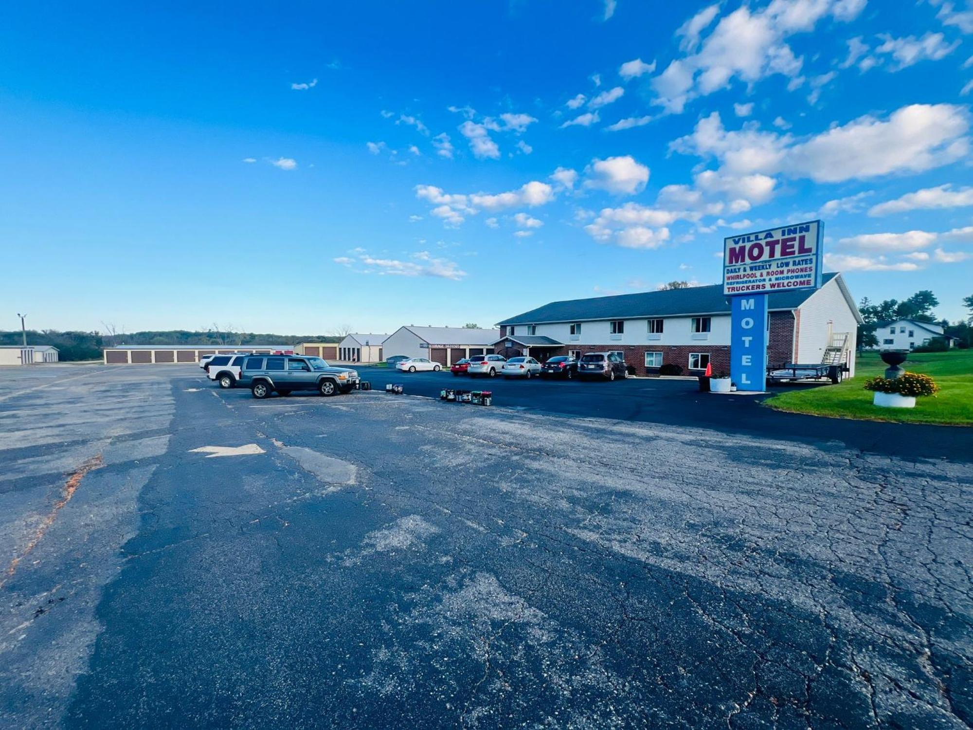 Villa Inn Motel Near Hwy 12 Wi Capital O Fort Atkinson Экстерьер фото