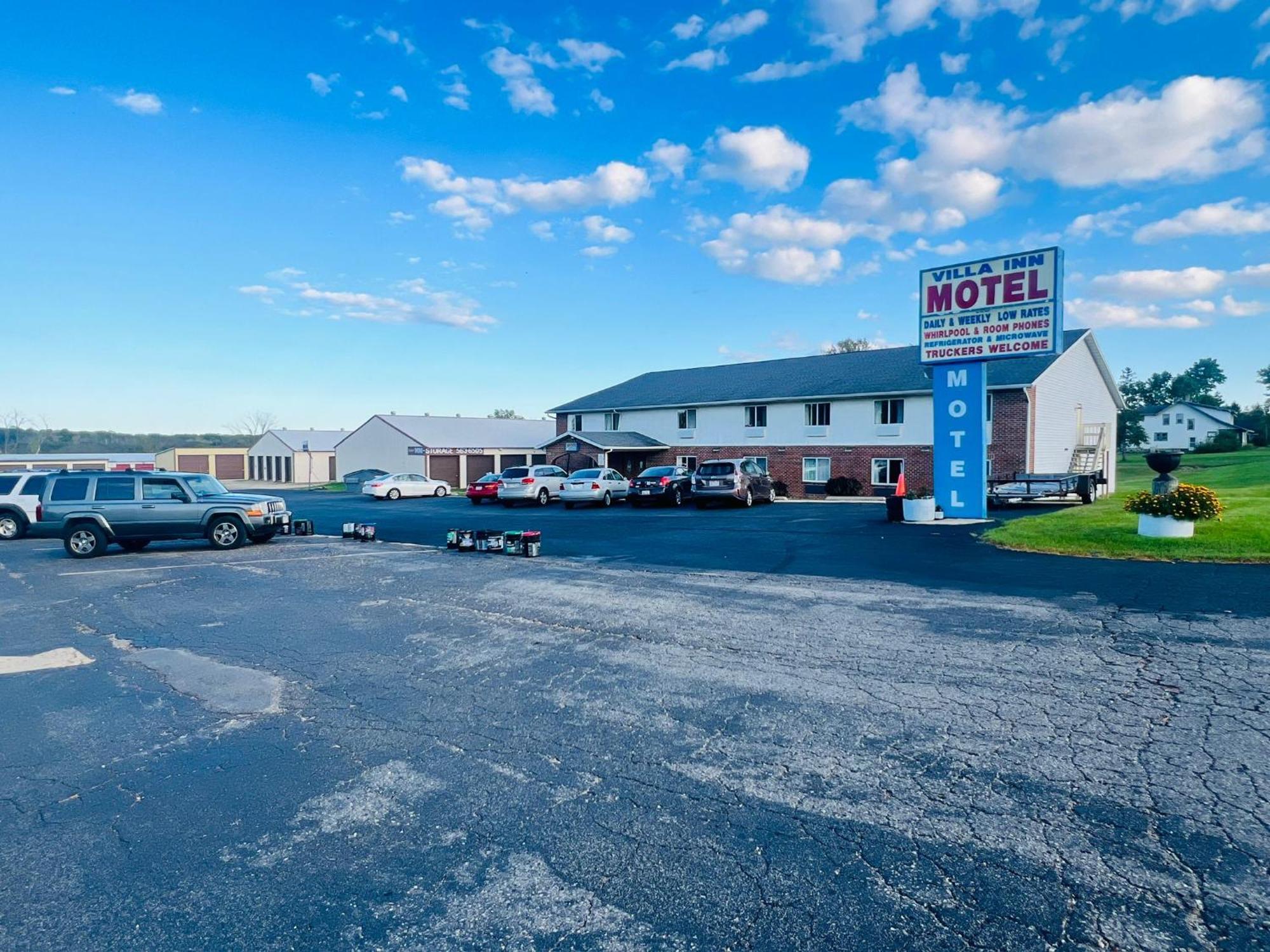Villa Inn Motel Near Hwy 12 Wi Capital O Fort Atkinson Экстерьер фото